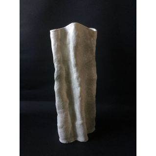 Vase-sculpture en porcelaine