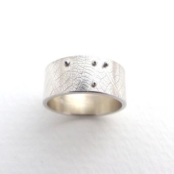 Bague Amour en braille abrégé motif feuille