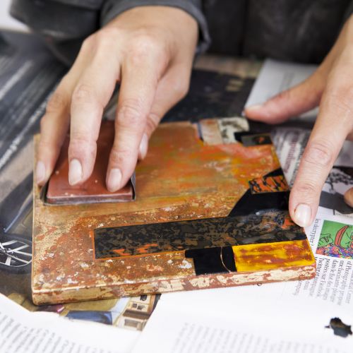 Atelier de Marie de la Roussière, élève de Maître d'Art, artiste laqueur