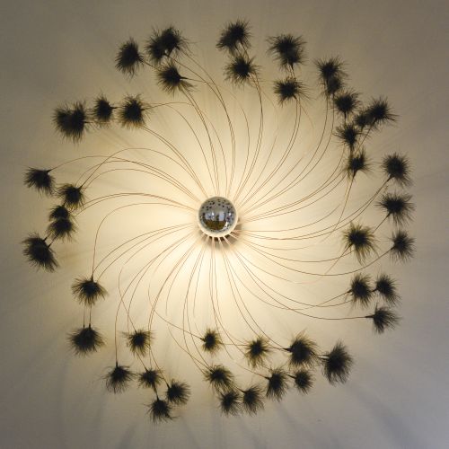 Atelier de Béatrice Bost-Le Mouël, créatrice de luminaires en plumes 